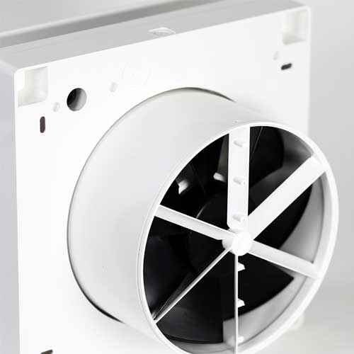 Elta FLUX HR 100 PLUS+ heat recovery unit with remote control, 100mm diameter, mounted on wall with control panel visible.