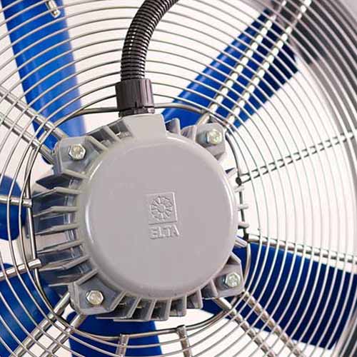 Elta SCP450/4-3AC compact 450mm three-phase axial fan with metal frame and blades, used for ventilation and cooling.